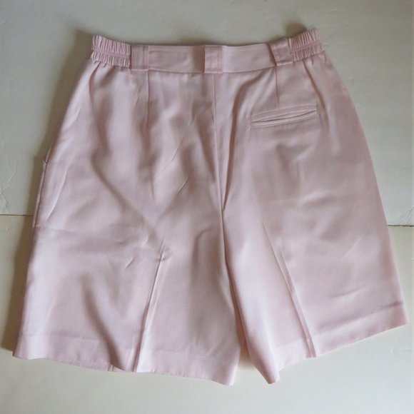 LILY'S Ladie's Light Pink Pleated Shorts Size 12 - Picture 6 of 6